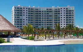 Hermoso Condo De 2 Habitaciones Frente Al Caribe